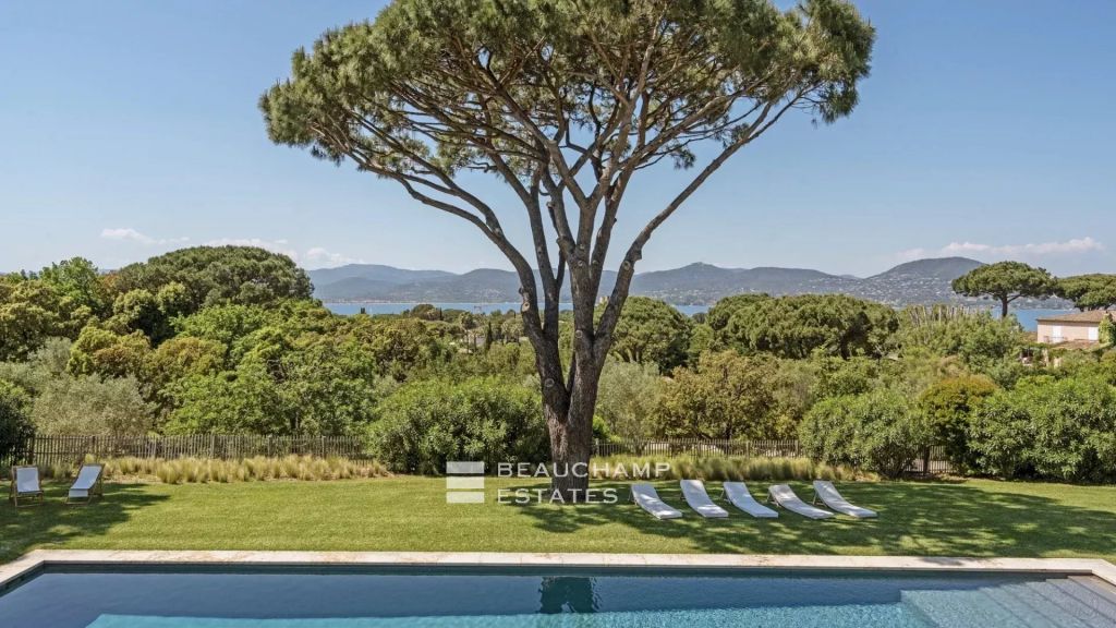 Provençal property with sea view walking distance to the center of Saint-Tropez