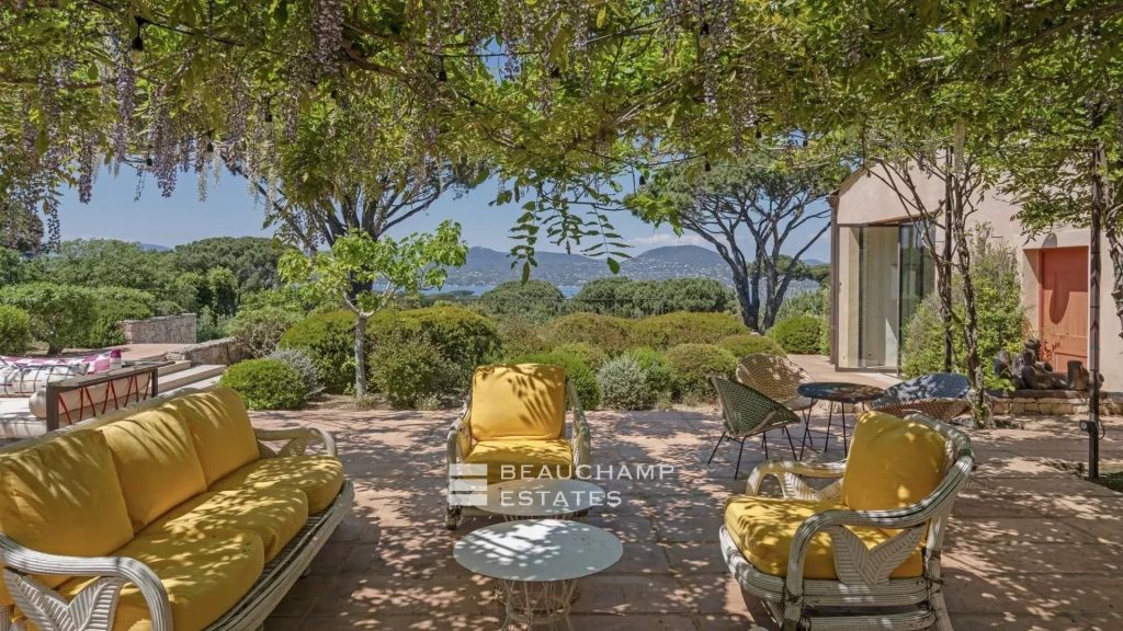 Provençal property with sea view walking distance to the center of Saint-Tropez