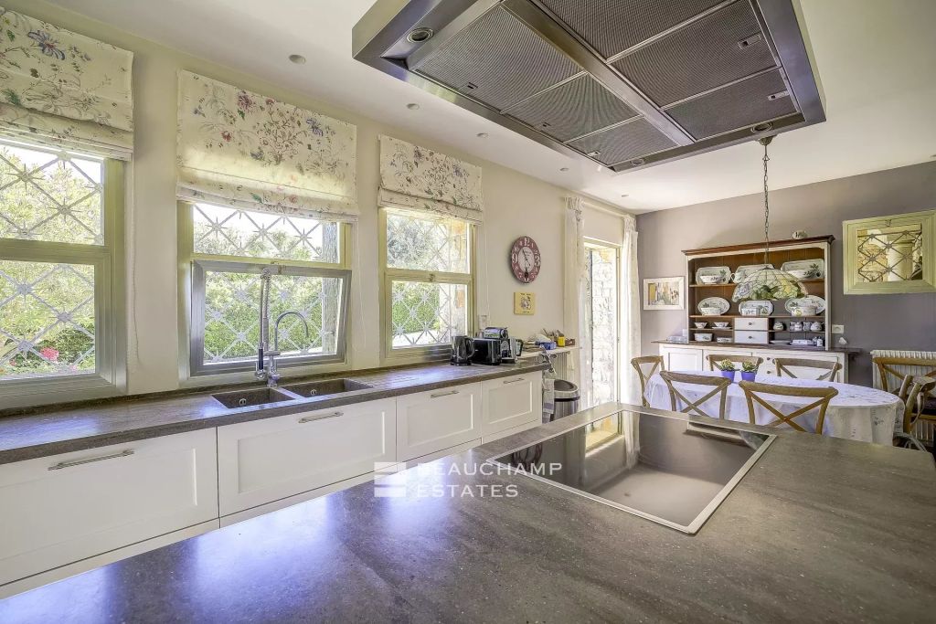 Provençal Villa in a Gated Estate – Biot