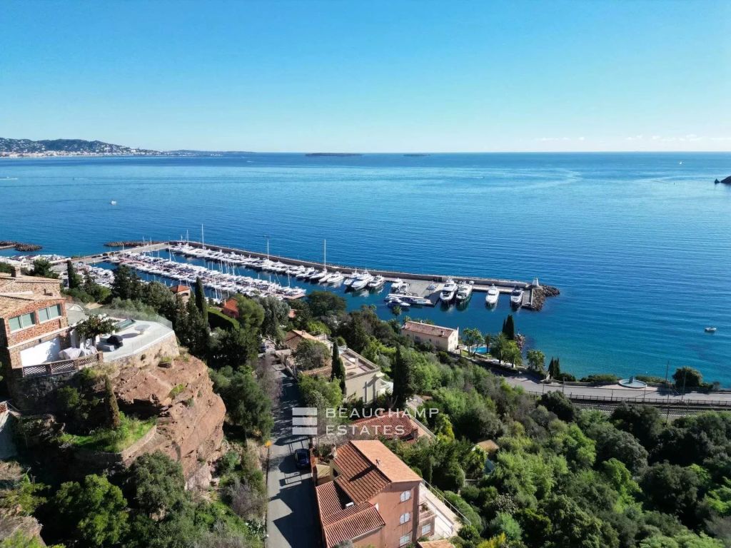 Provençal Villa with Panoramic Sea Views in Théoule-sur-Mer