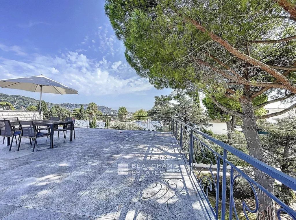 Quiet villa near the center of Cannes