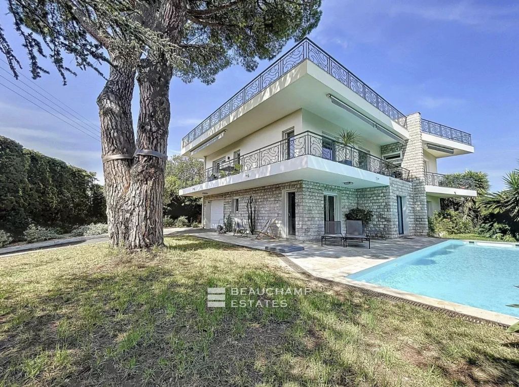 Quiet villa near the center of Cannes