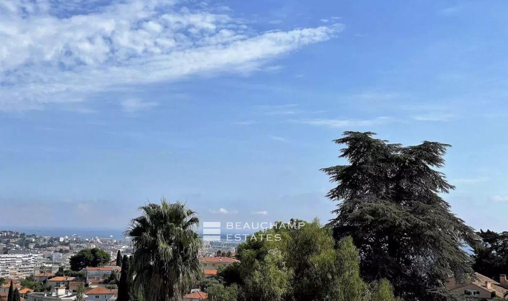 Quiet villa near the center of Cannes