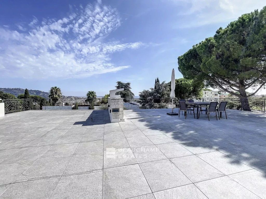 Quiet villa near the center of Cannes