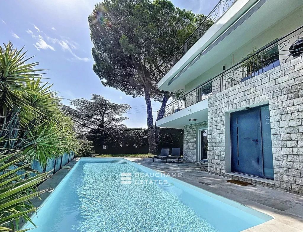 Quiet villa near the center of Cannes