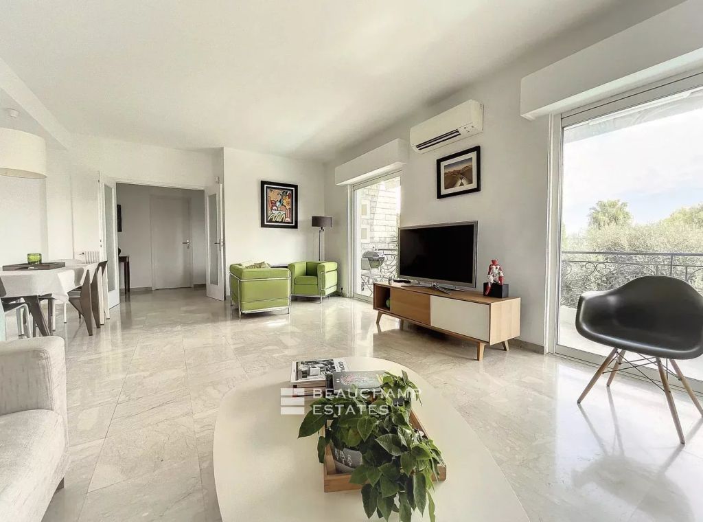 Quiet villa near the center of Cannes