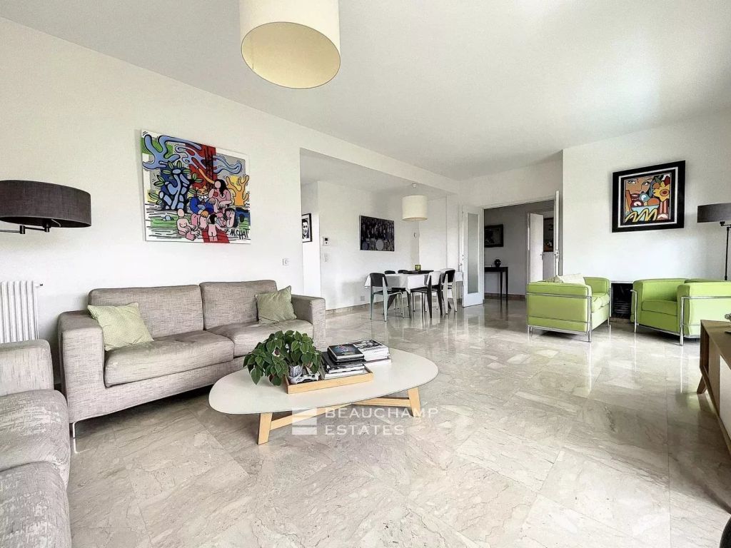 Quiet villa near the center of Cannes