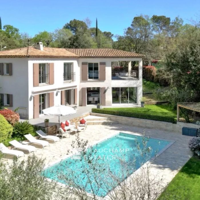 Recently Built Villa in Valbonne