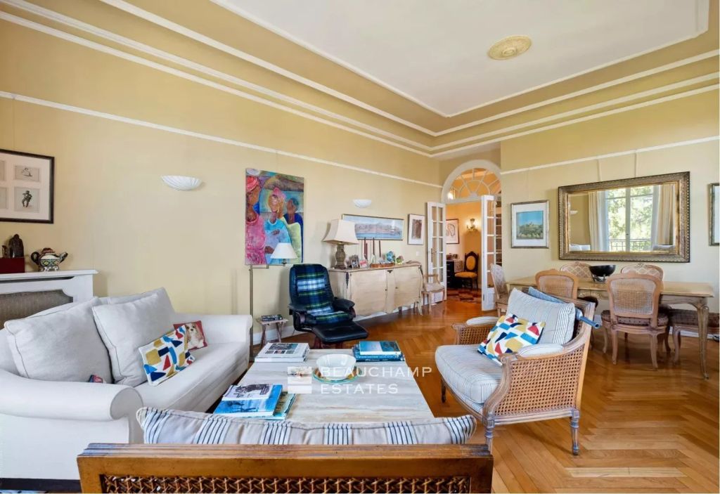 Refined 2-bedroom Belle Époque apartment