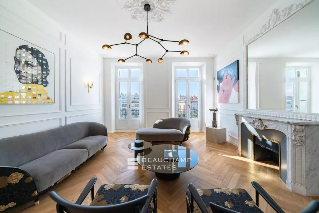 Renovated Three-Room Apartment – Cannes