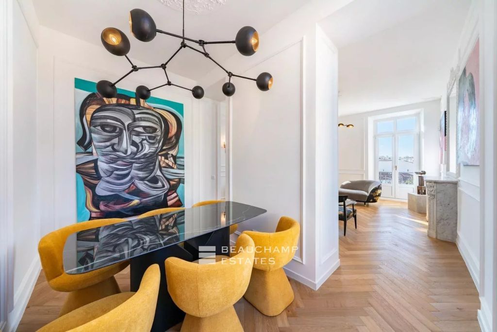 Renovated Three-Room Apartment – Cannes