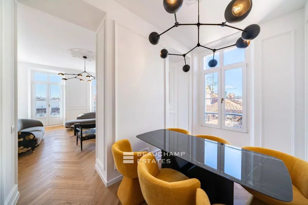 Renovated Three-Room Apartment – Cannes