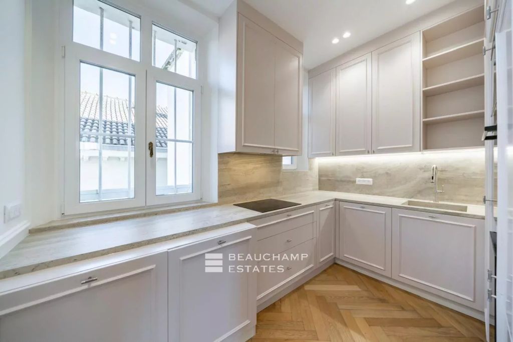 Renovated Three-Room Apartment – Cannes