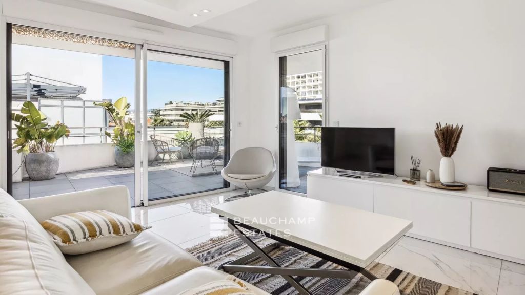 Rooftop apartment – Cannes Montfleury
