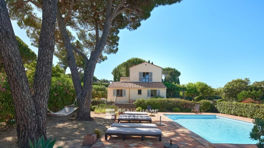 Saint-tropez, charming villa with 6 bedrooms within walking distance to La Place des lices, Saint-Tropez
