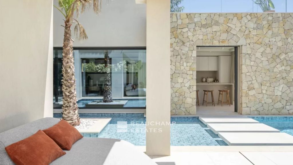 Saint-Tropez — Contemporary Villa in the Heart of the Village