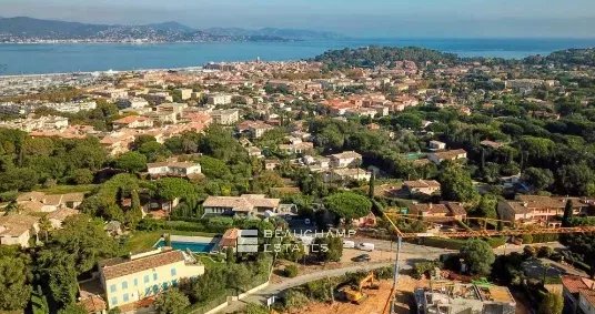 SAINT-TROPEZ – EXCEPTIONAL VILLA – 5 BEDROOMS – NEW – CLOSE LICES PLACE