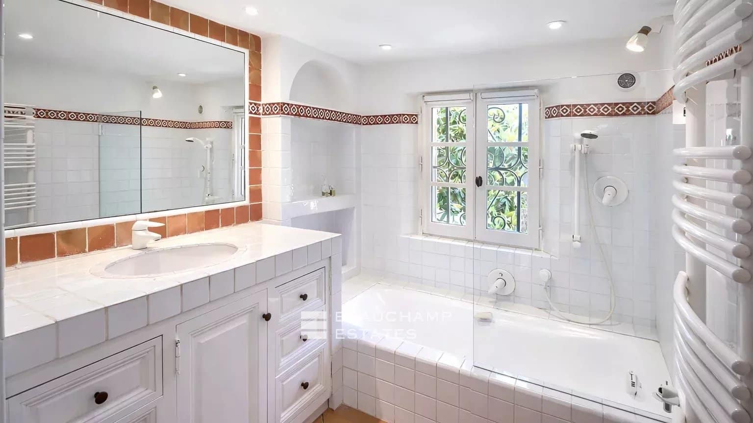 Saint-Tropez ,Les Parcs – Charming property a few minutes from St Tropez in a private domain Saint-Tropez ,Les Parcs – Charming property a few minutes from St Tropez in a private domain