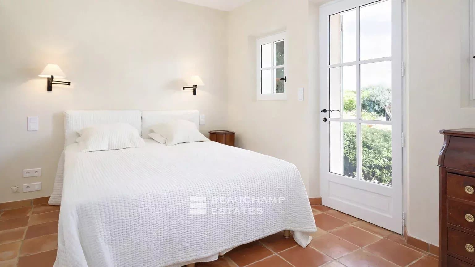 Saint-Tropez ,Les Parcs – Charming property a few minutes from St Tropez in a private domain Saint-Tropez ,Les Parcs – Charming property a few minutes from St Tropez in a private domain