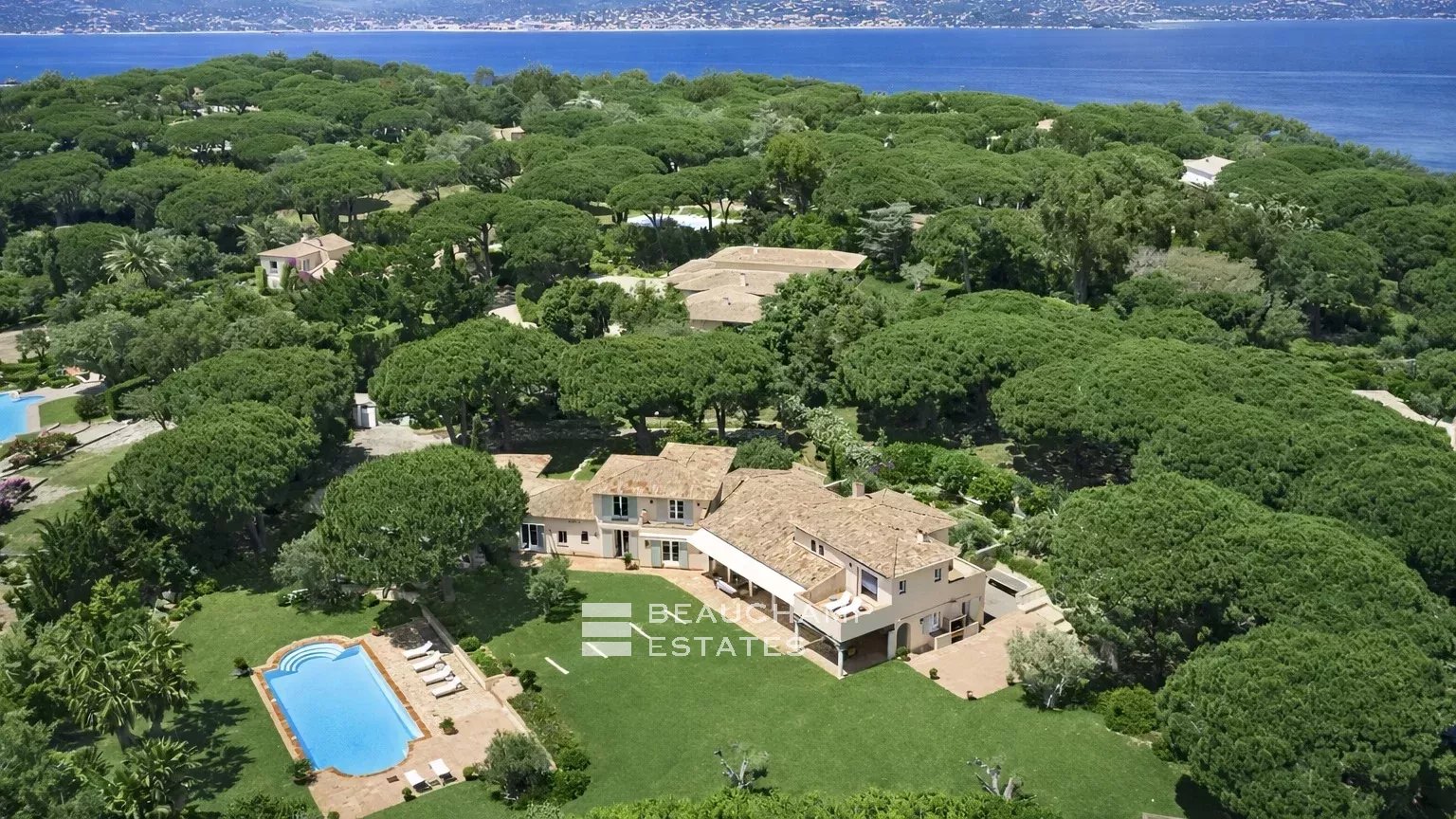 Saint-Tropez ,Les Parcs – Charming property a few minutes from St Tropez in a private domain Saint-Tropez ,Les Parcs – Charming property a few minutes from St Tropez in a private domain