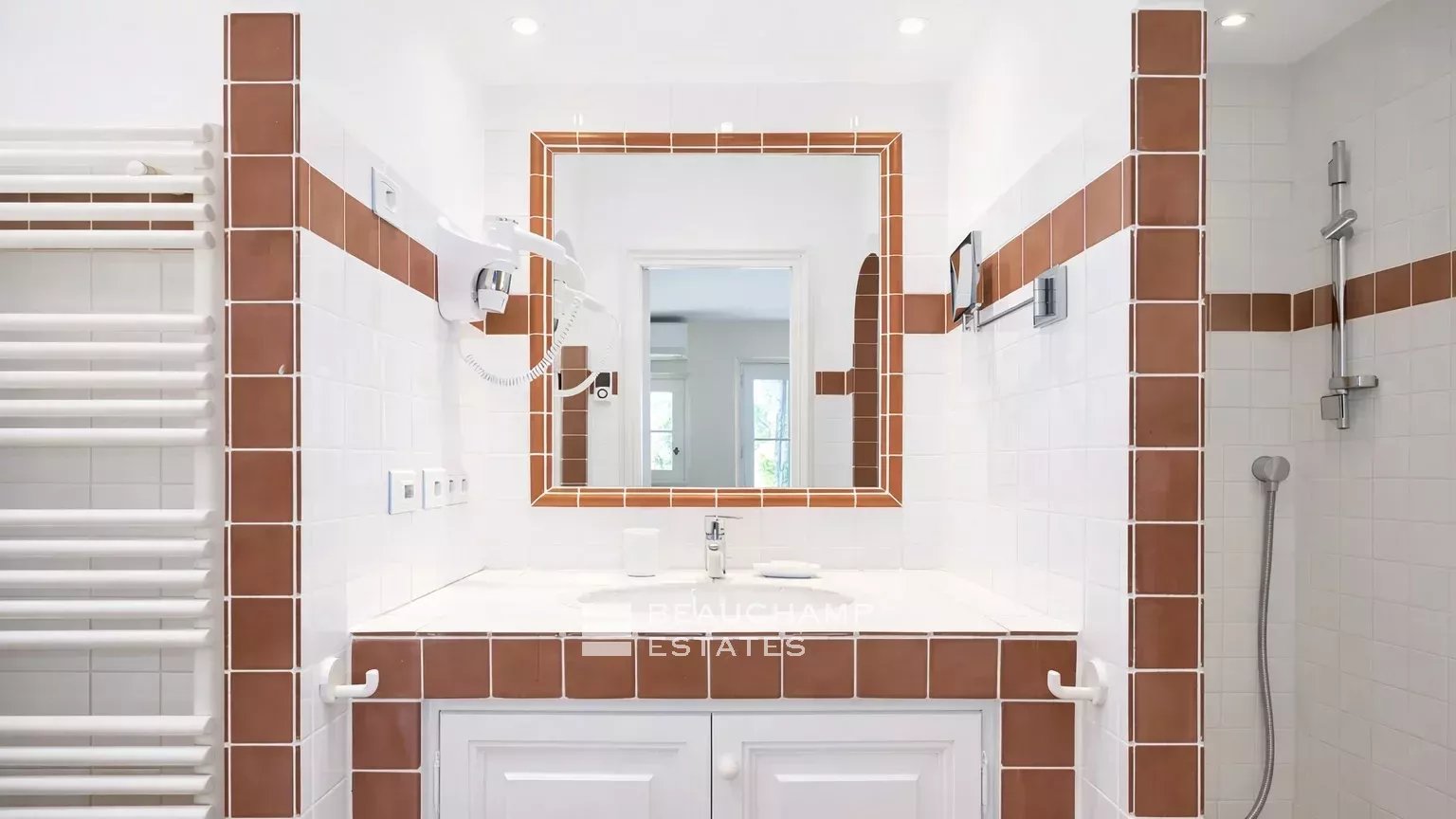 Saint-Tropez ,Les Parcs – Charming property a few minutes from St Tropez in a private domain Saint-Tropez ,Les Parcs – Charming property a few minutes from St Tropez in a private domain