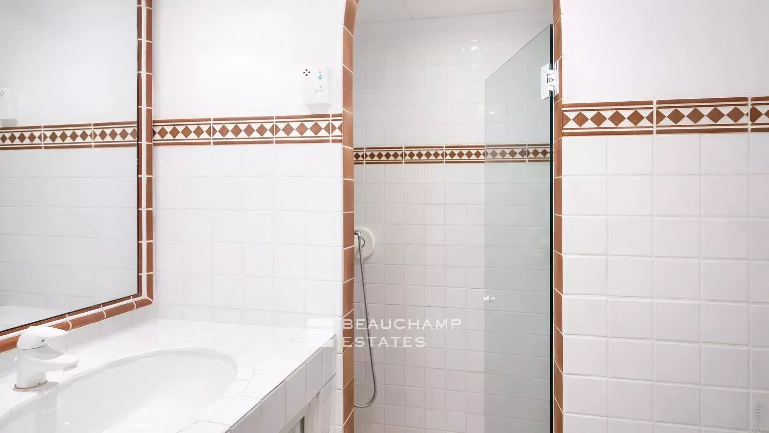 Saint-Tropez ,Les Parcs – Charming property a few minutes from St Tropez in a private domain Saint-Tropez ,Les Parcs – Charming property a few minutes from St Tropez in a private domain