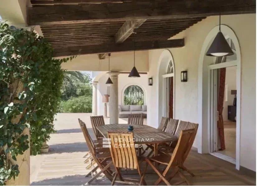 SAINT-TROPEZ – LES PARCS – ELEGANT FLORENTINE-INSPIRED VILLA SET WITHIN AN EXCEPTIONAL LANDSCAPED PARK