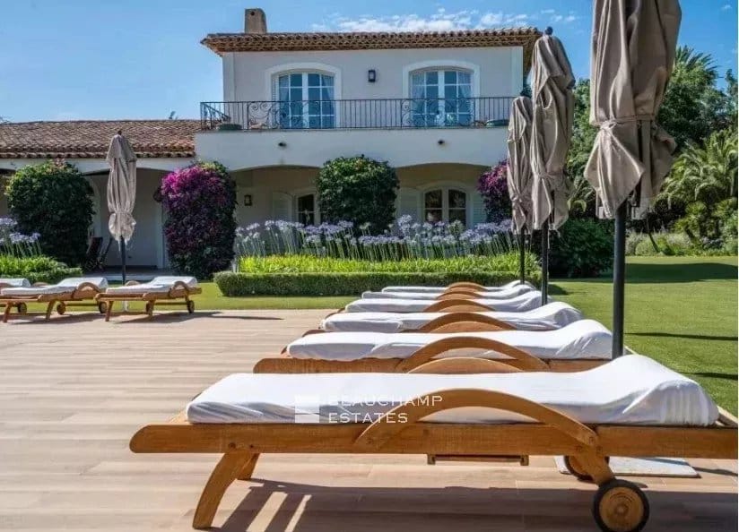 SAINT-TROPEZ – LES PARCS – ELEGANT FLORENTINE-INSPIRED VILLA SET WITHIN AN EXCEPTIONAL LANDSCAPED PARK