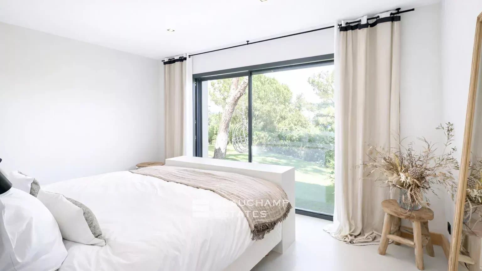 Saint-Tropez Les Parcs – Prestigious property with private access to the sea Saint-Tropez Les Parcs – Prestigious property with private access to the sea