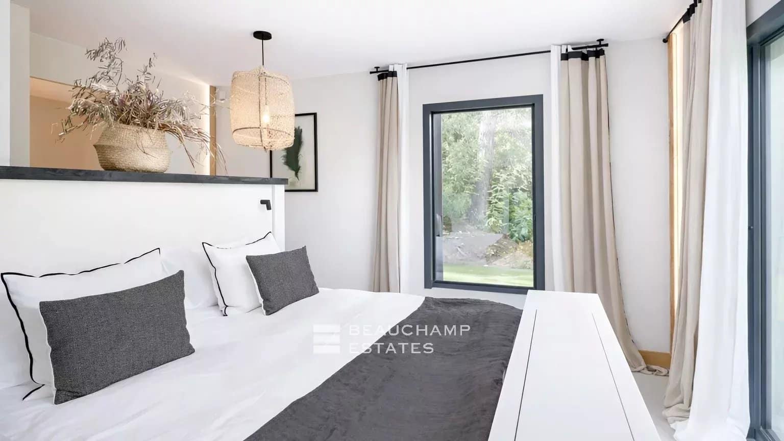 Saint-Tropez Les Parcs – Prestigious property with private access to the sea Saint-Tropez Les Parcs – Prestigious property with private access to the sea