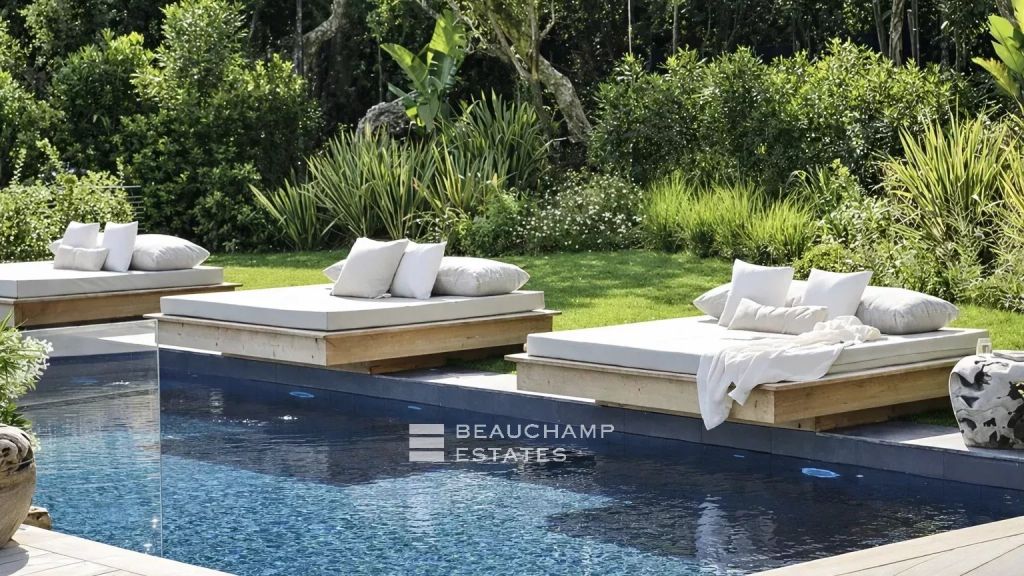 Saint-Tropez Les Parcs – Prestigious property with private access to the sea