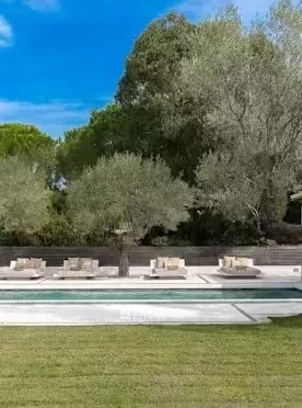 SAINT-TROPEZ – LES SALINS – FAMILY PROPERTY CLOSE TO THE BEACHES