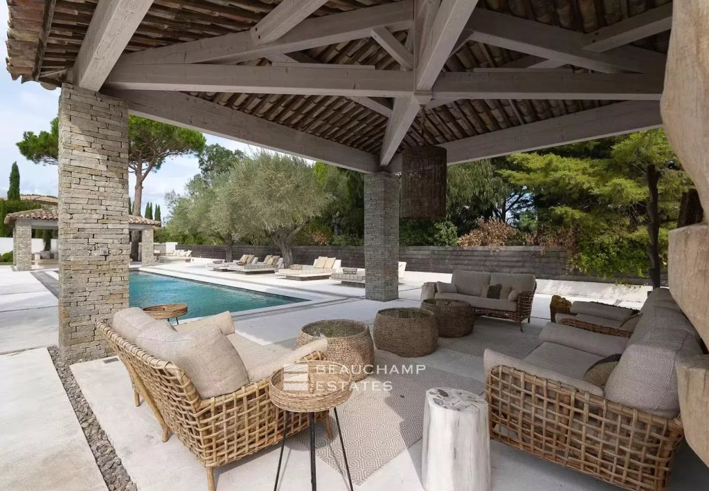 SAINT-TROPEZ – LES SALINS – FAMILY PROPERTY CLOSE TO THE BEACHES