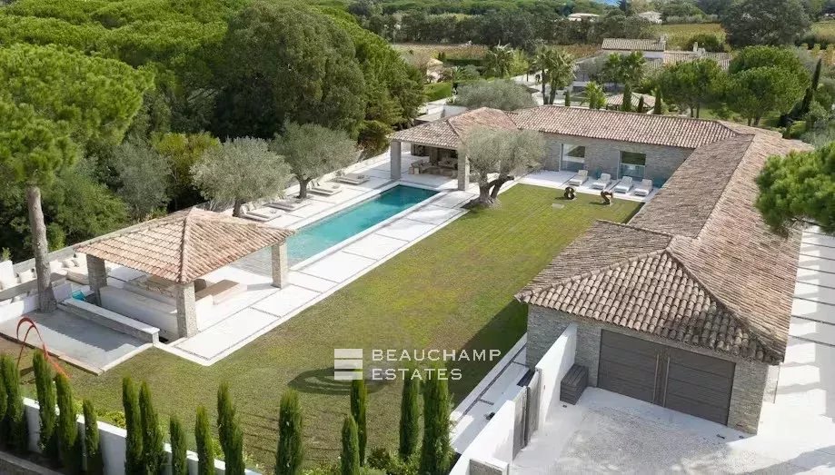 SAINT-TROPEZ – LES SALINS – FAMILY PROPERTY CLOSE TO THE BEACHES