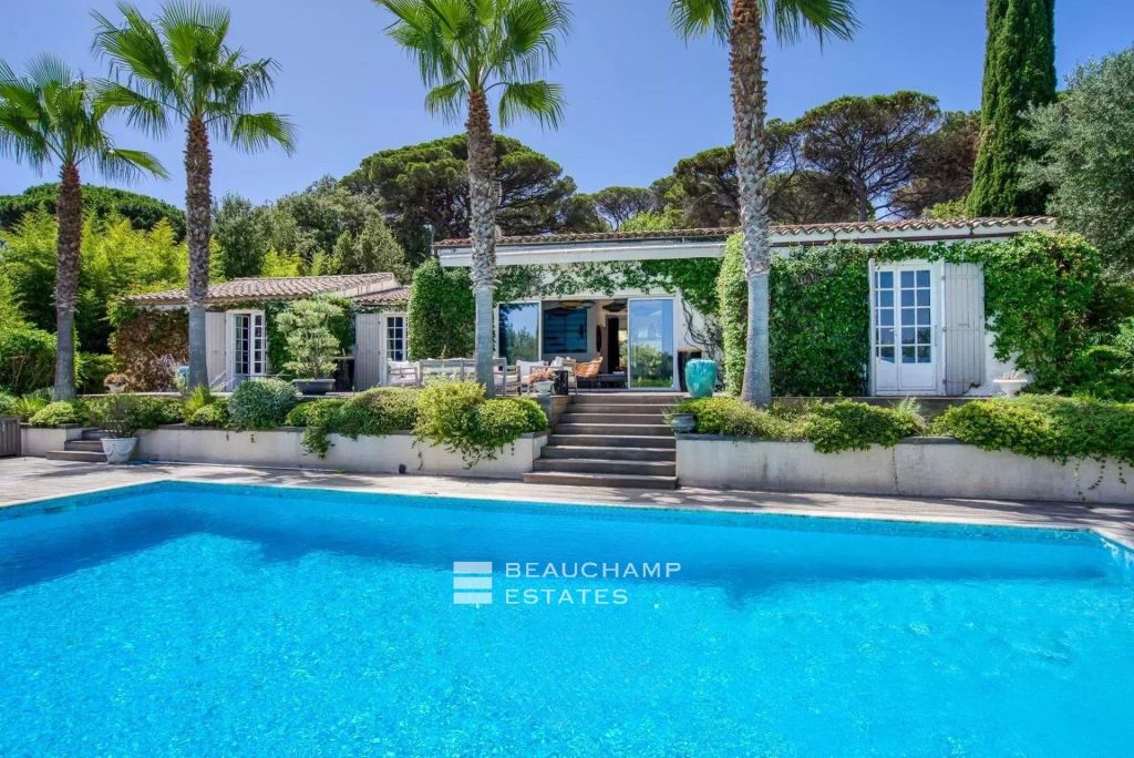 SAINT-TROPEZ – LES VANADES – VIEW  OF THE CHATEAU BORELLI