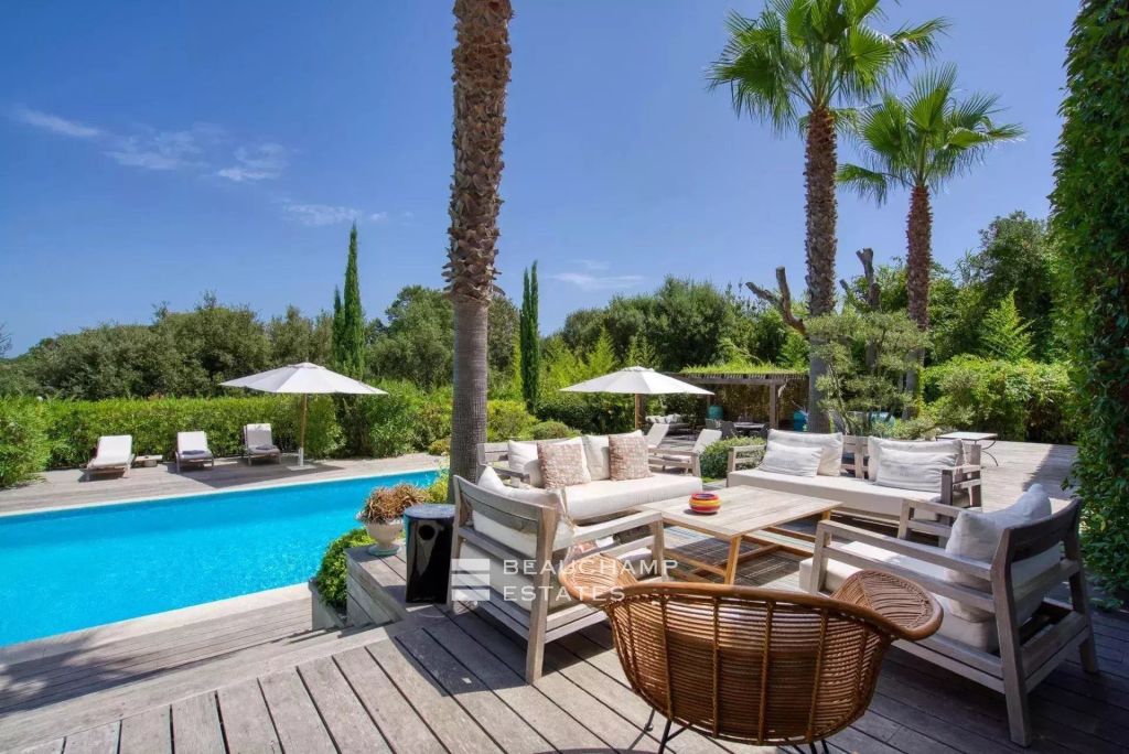 SAINT-TROPEZ – LES VANADES – VIEW  OF THE CHATEAU BORELLI