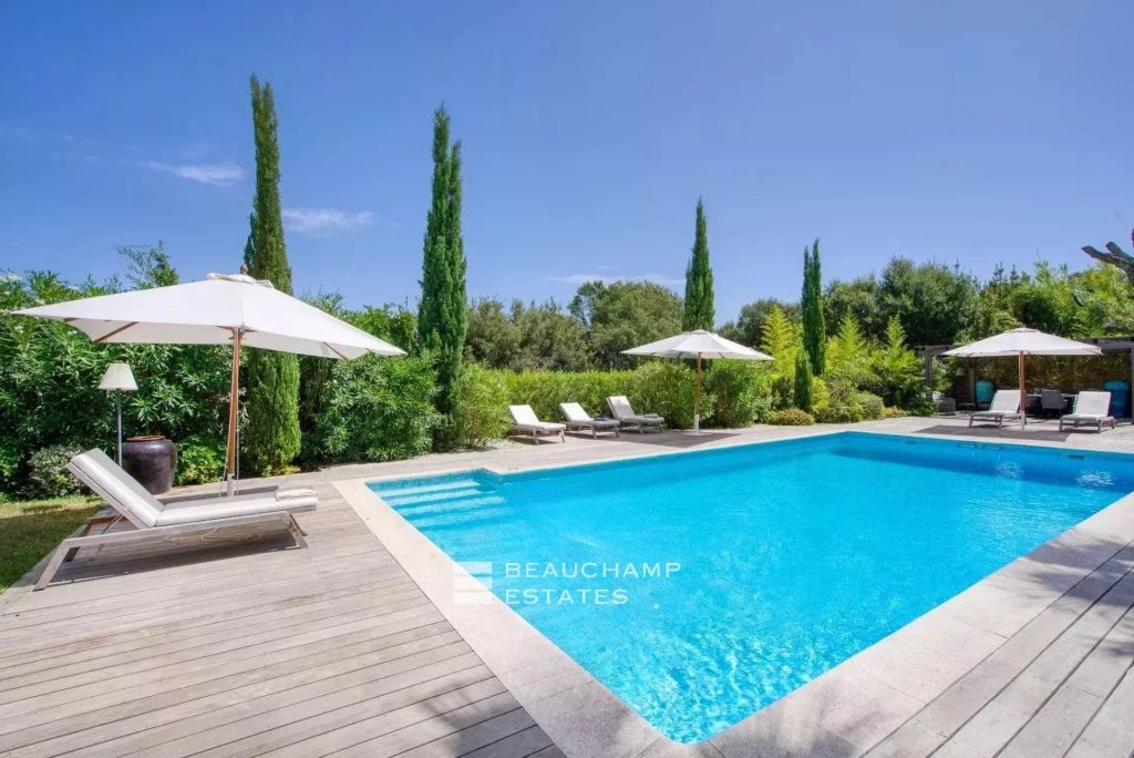 SAINT-TROPEZ – LES VANADES – VIEW  OF THE CHATEAU BORELLI