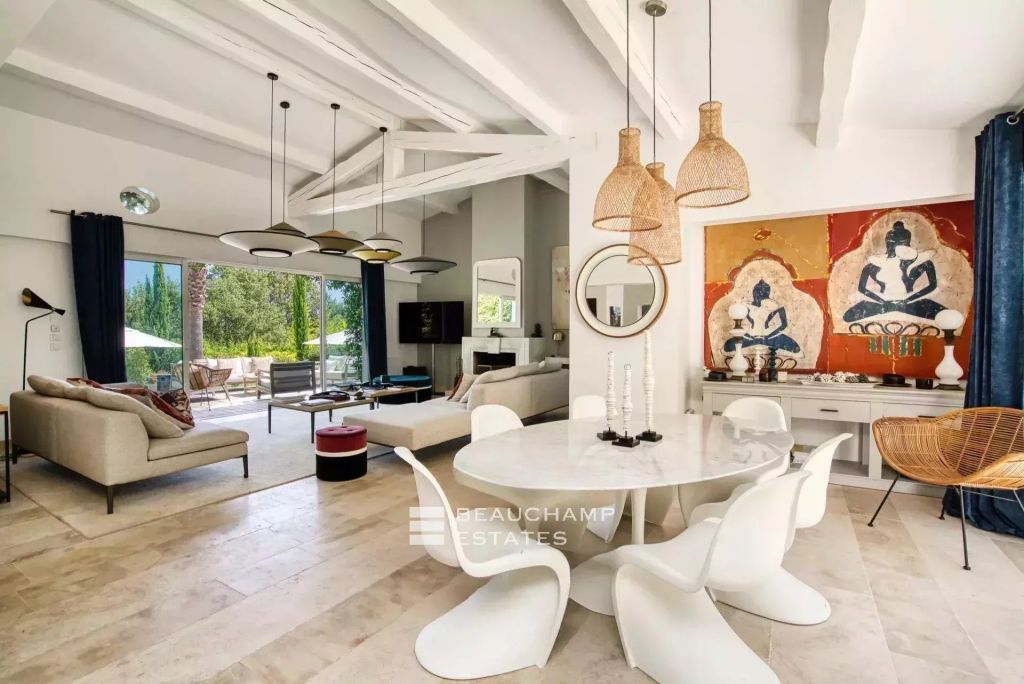 SAINT-TROPEZ – LES VANADES – VIEW  OF THE CHATEAU BORELLI