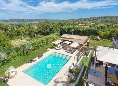 SAINT TROPEZ – MAGNIFICENT NEO-PROVENCAL VILLA CLOSE TO THE BEACH