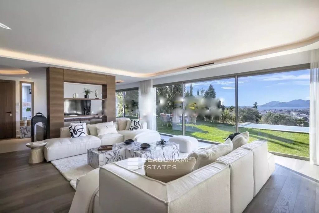 Sea and Esterel view Villa