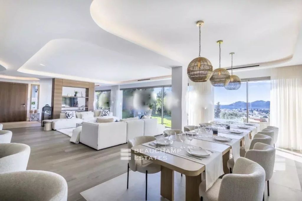 Sea and Esterel view Villa