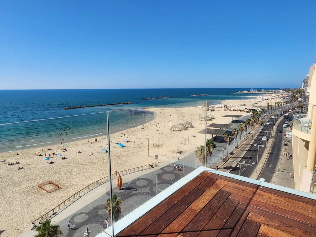 Sea-Facing Apartment at David Promenade