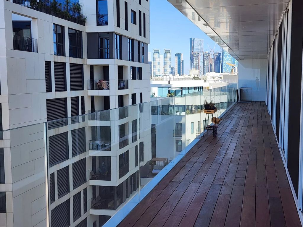 Sea-Facing Apartment at David Promenade
