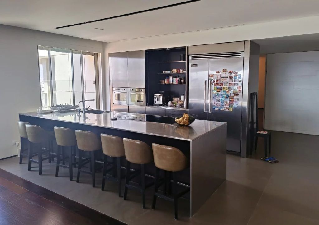 Sea-facing apartment in Ramat Aviv