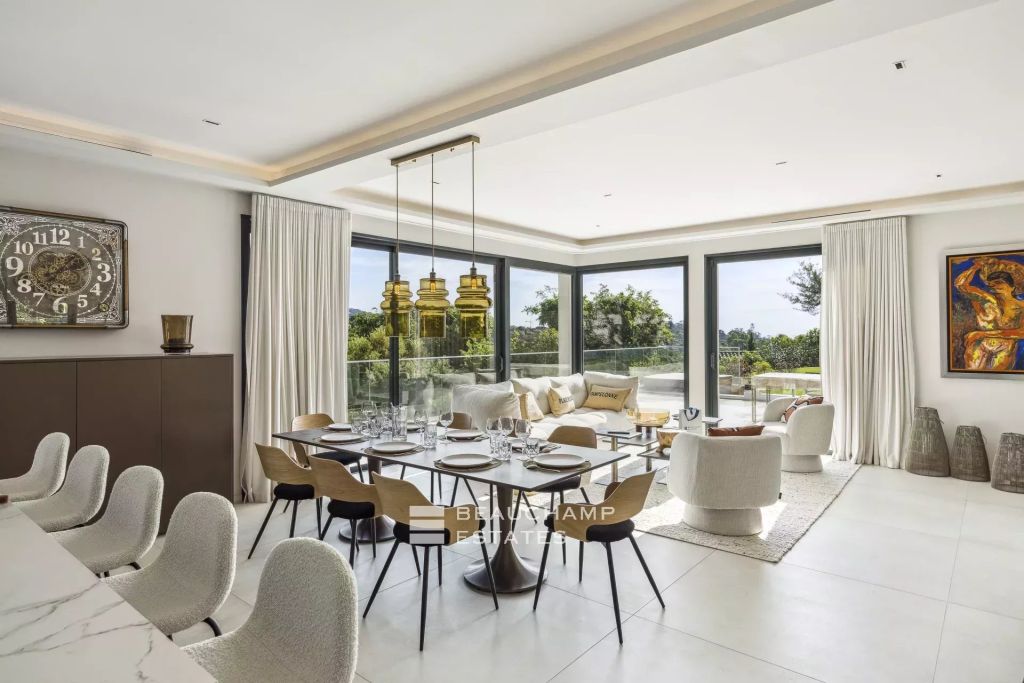 Sea View & High-End Features – Contemporary Villa, 5 Bedrooms, Private Estate near the Coast