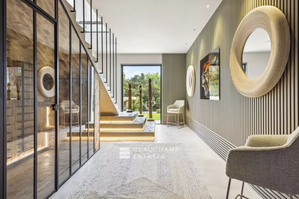 Sea View & High-End Features – Contemporary Villa, 5 Bedrooms, Private Estate near the Coast