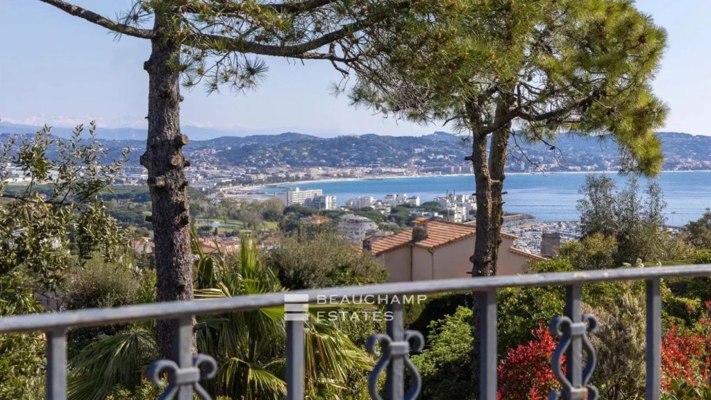 SEA VIEW PROPERTY – LA NAPOULE