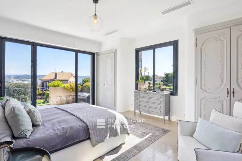 SEA VIEW PROPERTY – LA NAPOULE