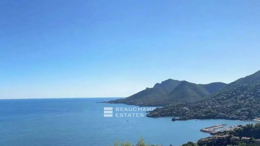 Sea View & Sunlight – Contemporary Villa Project, Théoule-sur-Mer, Cleared Permit, 372 m² on 3 Levels