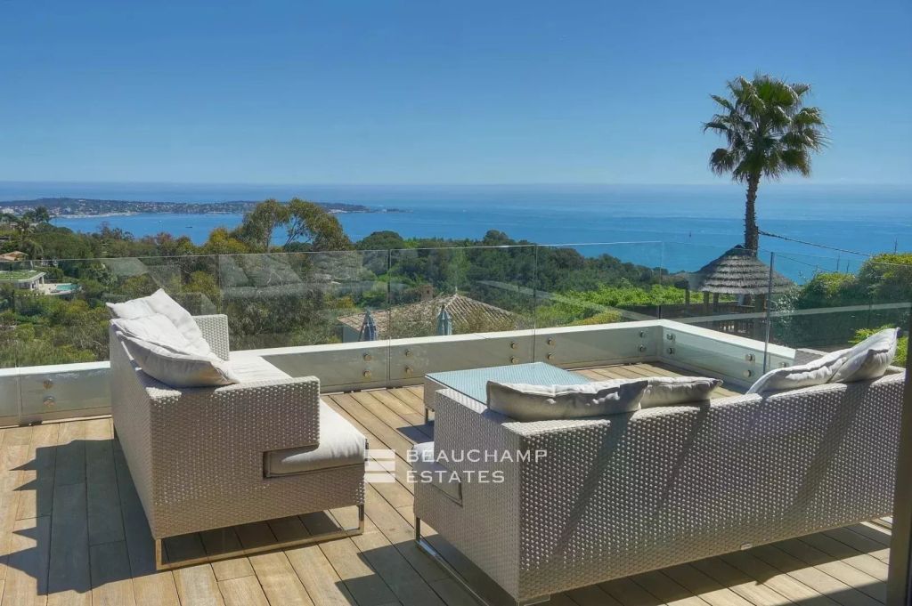 Sea View Villa in Cannes